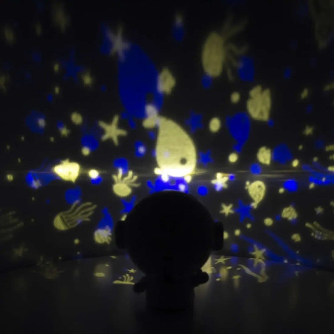 Ночник проектор звездного неба. Космонавт
