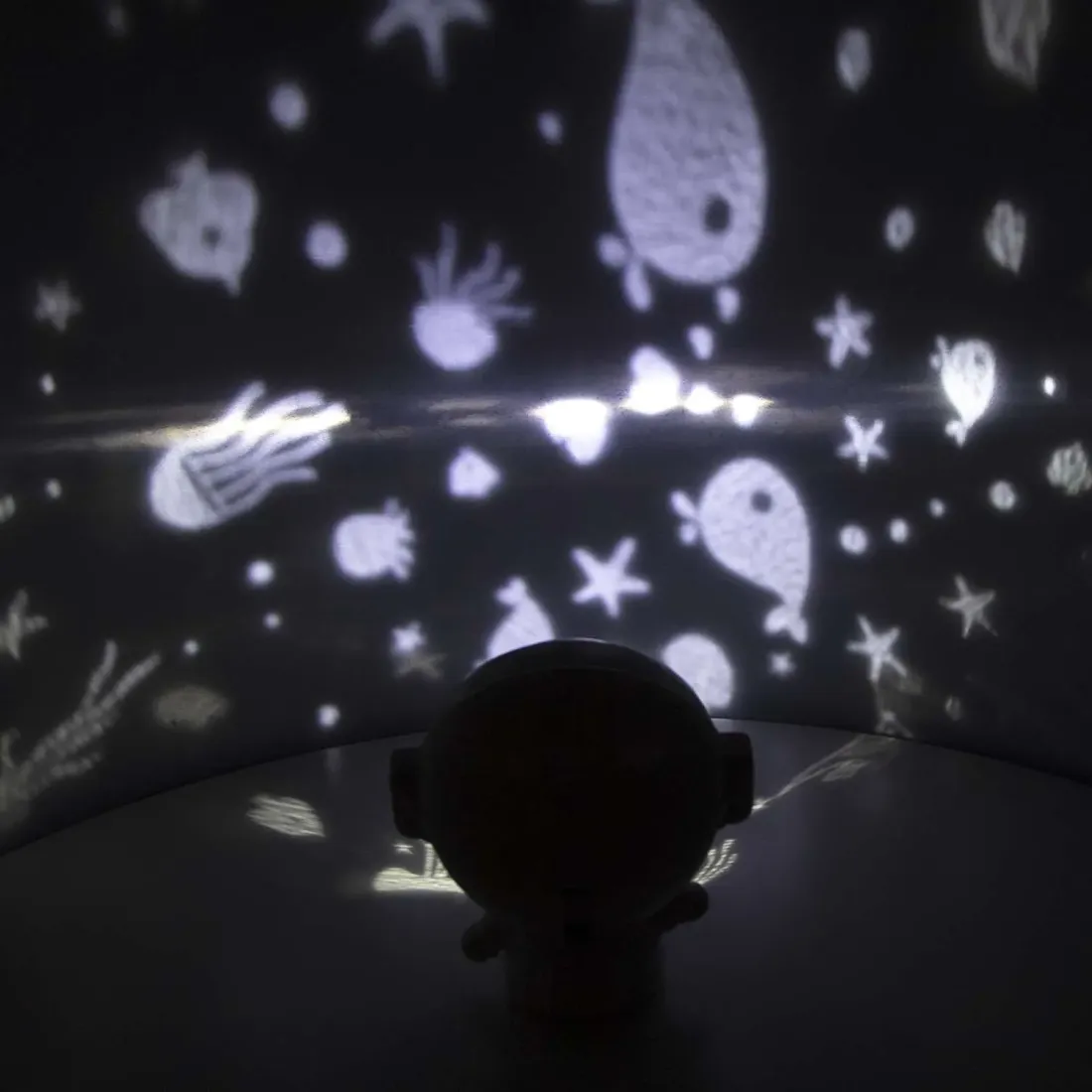 Ночник проектор звездного неба. Космонавт