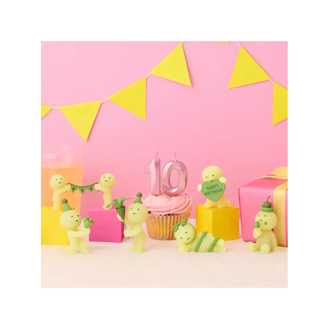 Фигурка Аниме Smiski birthday в ассортименте 1 шт Blind box SMI66474