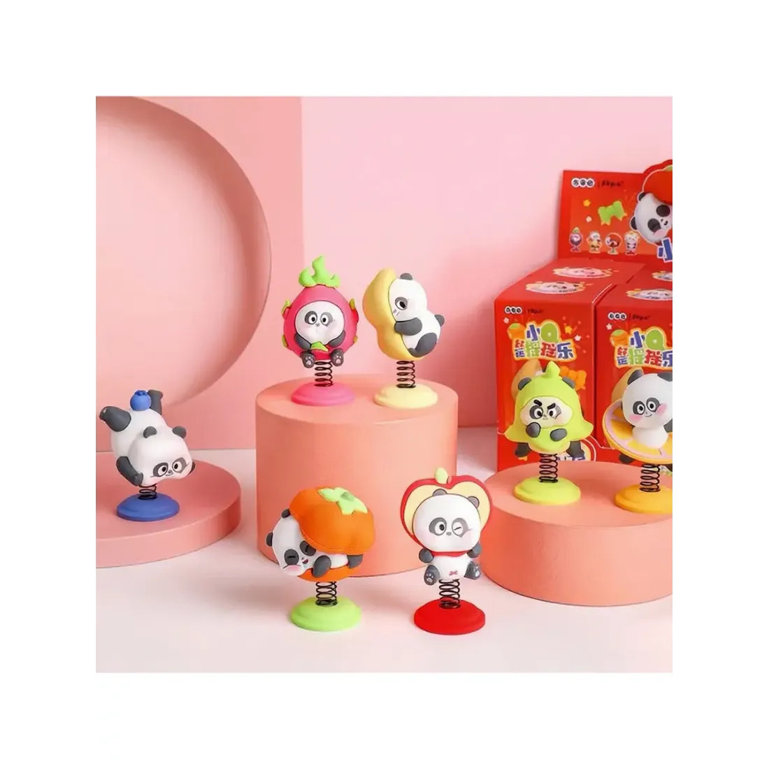 Фигурка Panda Little Q Lucky Shake Blind Box 1 шт 11 см