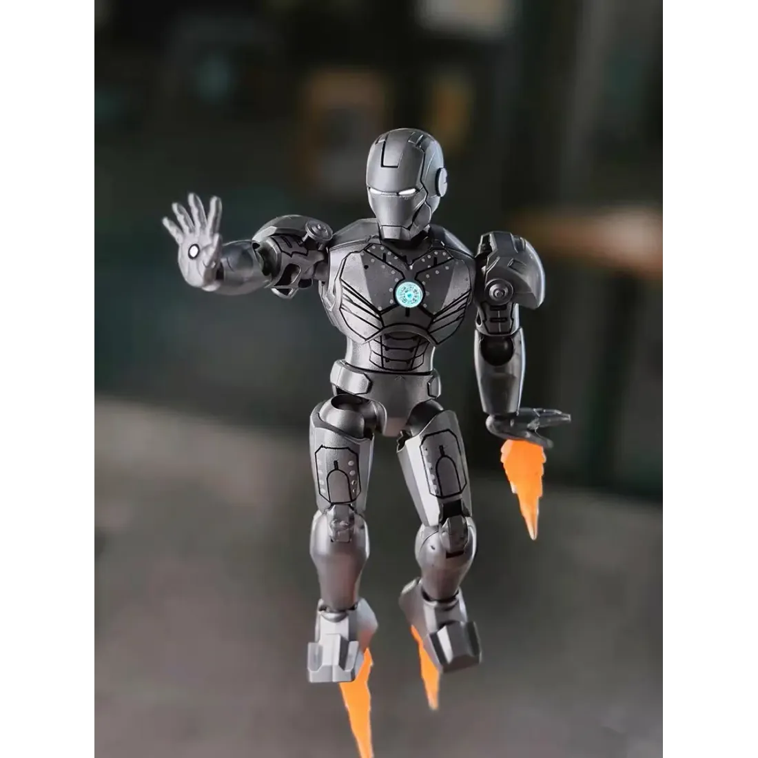 Сборная модель Мстители Железный человек Infinite Legend Doll Part 2 Blind Box 03602 1 шт 10 см