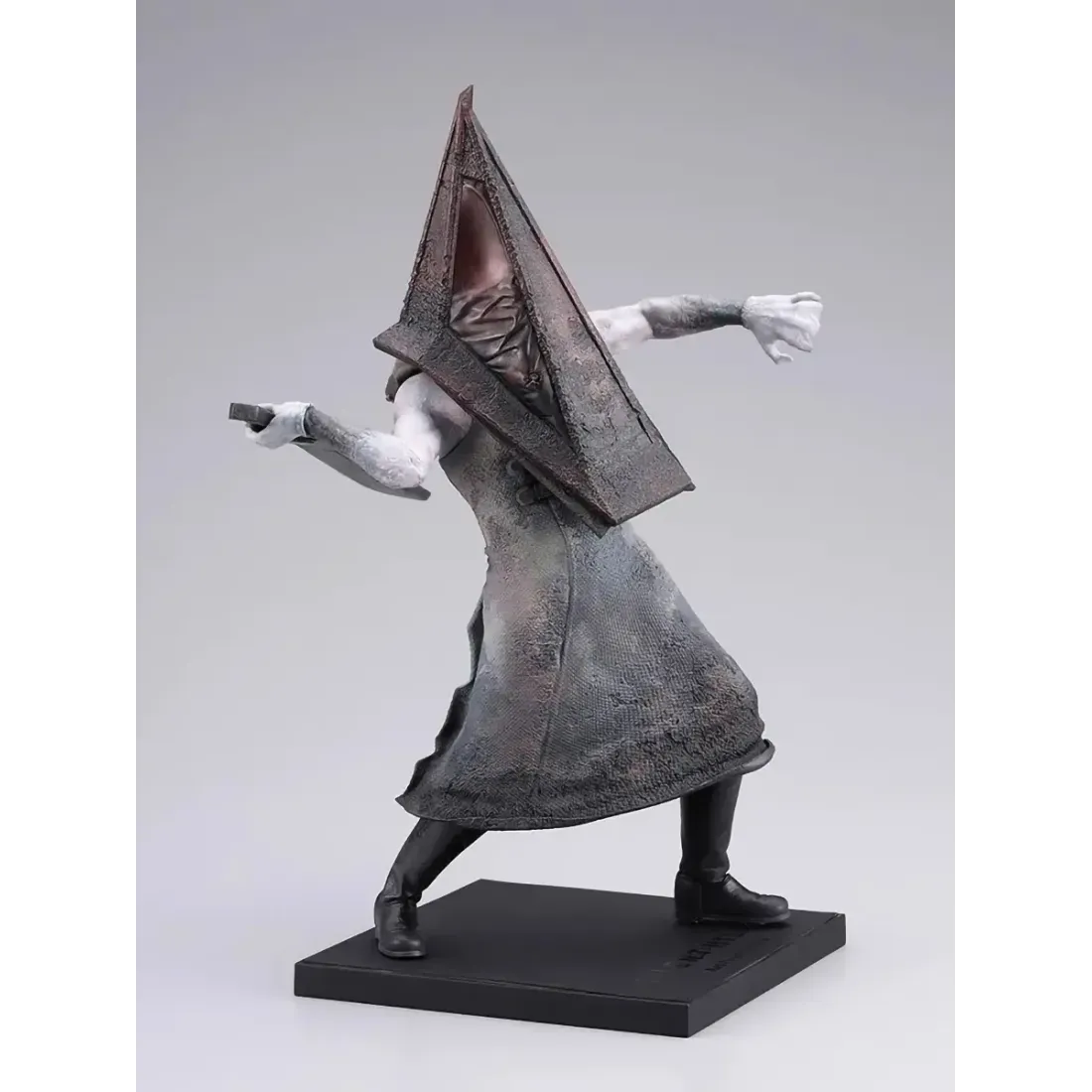 Фигурка Сайлент Хилл Пирамидоголовый (Silent Hill Red Pyramid Thing) OSHI WORKS 26 см GP017