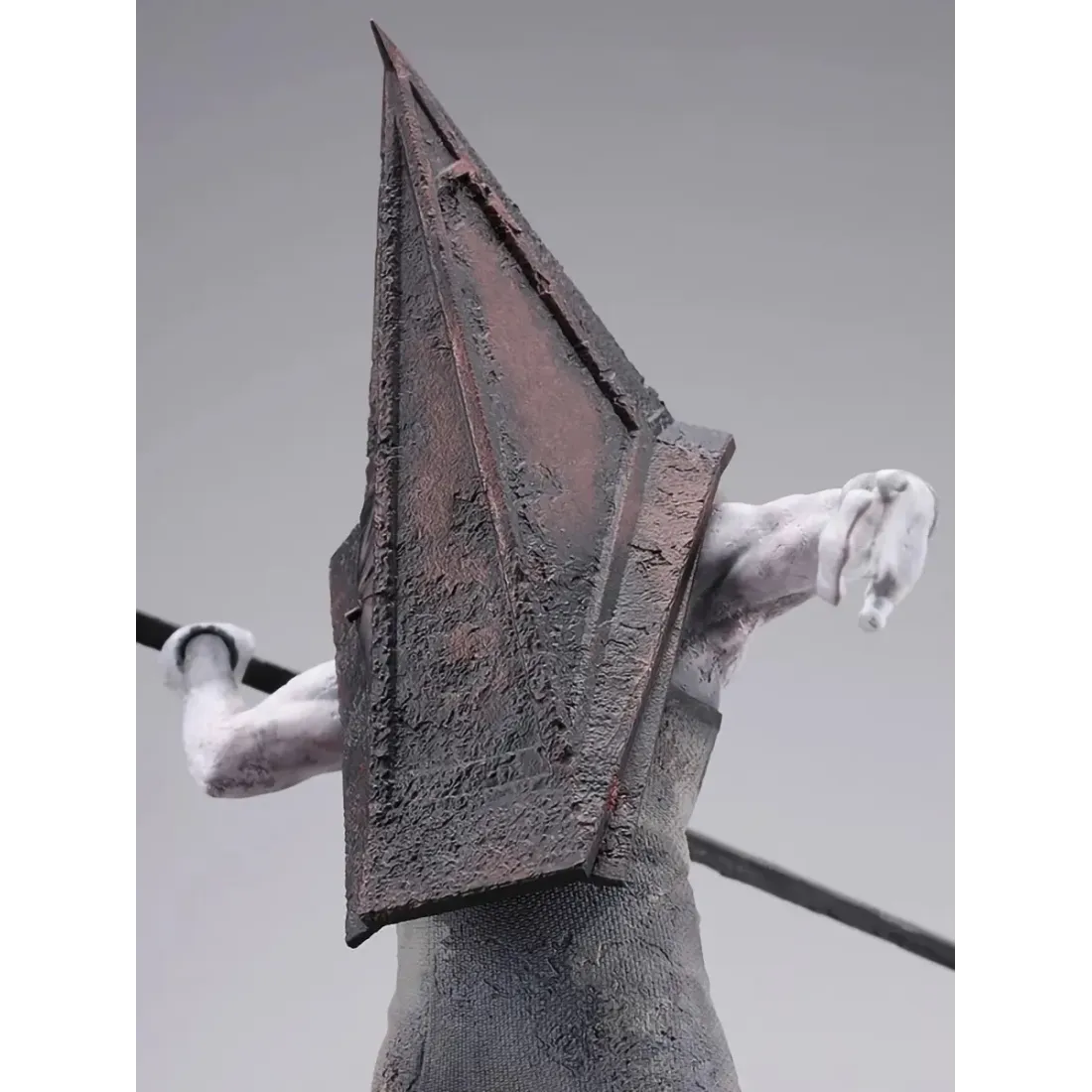 Фигурка Сайлент Хилл Пирамидоголовый (Silent Hill Red Pyramid Thing) OSHI WORKS 26 см GP017