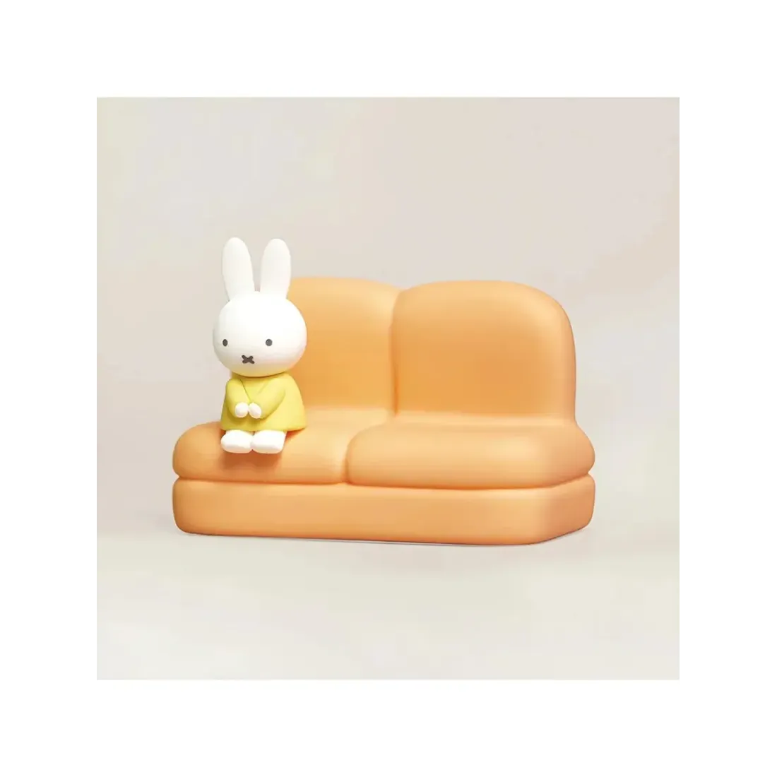 Фигурка Подставка под телефон Miffy "Sofa Stand" Series Blind Box II 8 см 1 шт 6973604541276