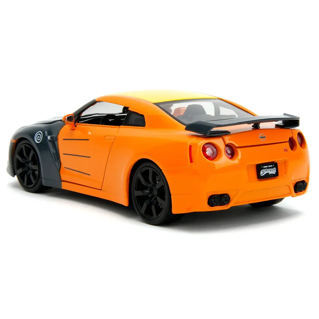 Модель Машинки c Фигуркой Hollywood Rides 1:24 2009 Nissan GTR with Naruto figure 33691