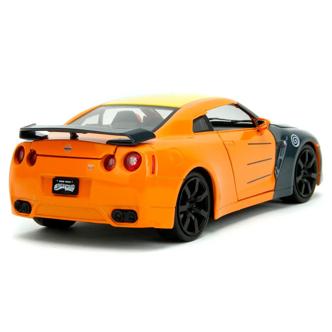 Модель Машинки c Фигуркой Hollywood Rides 1:24 2009 Nissan GTR with Naruto figure 33691