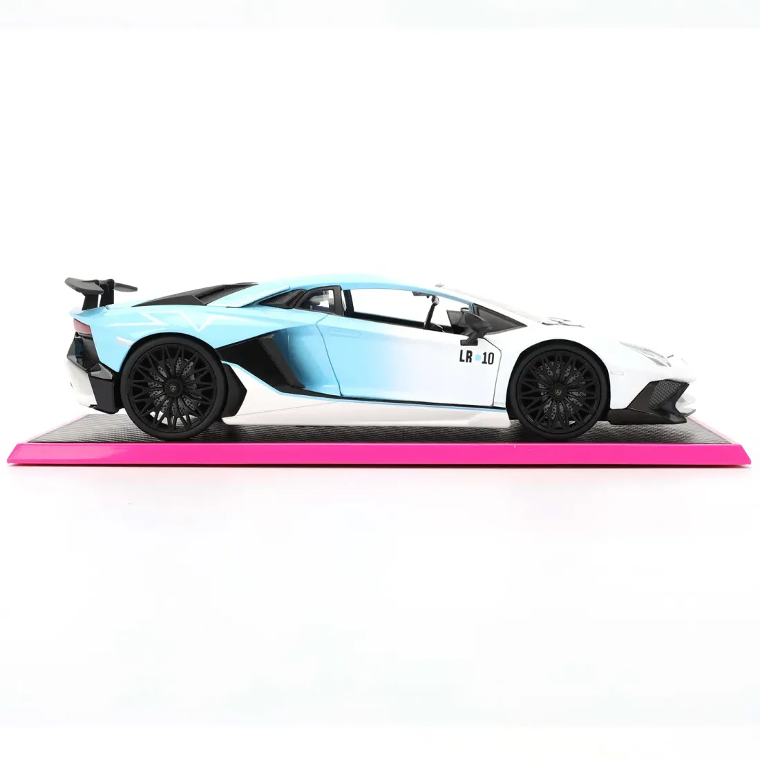 Модель Машинки 1:24 Pink Slips Lamborghini Aventador SV 35536