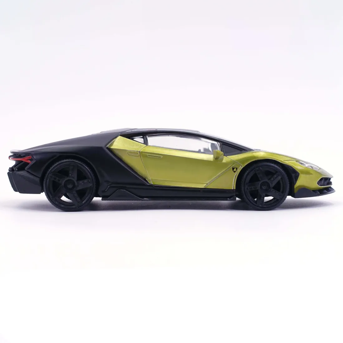 Модель Машинки 1:32 Pink Slips Lamborghini Centenario 36202