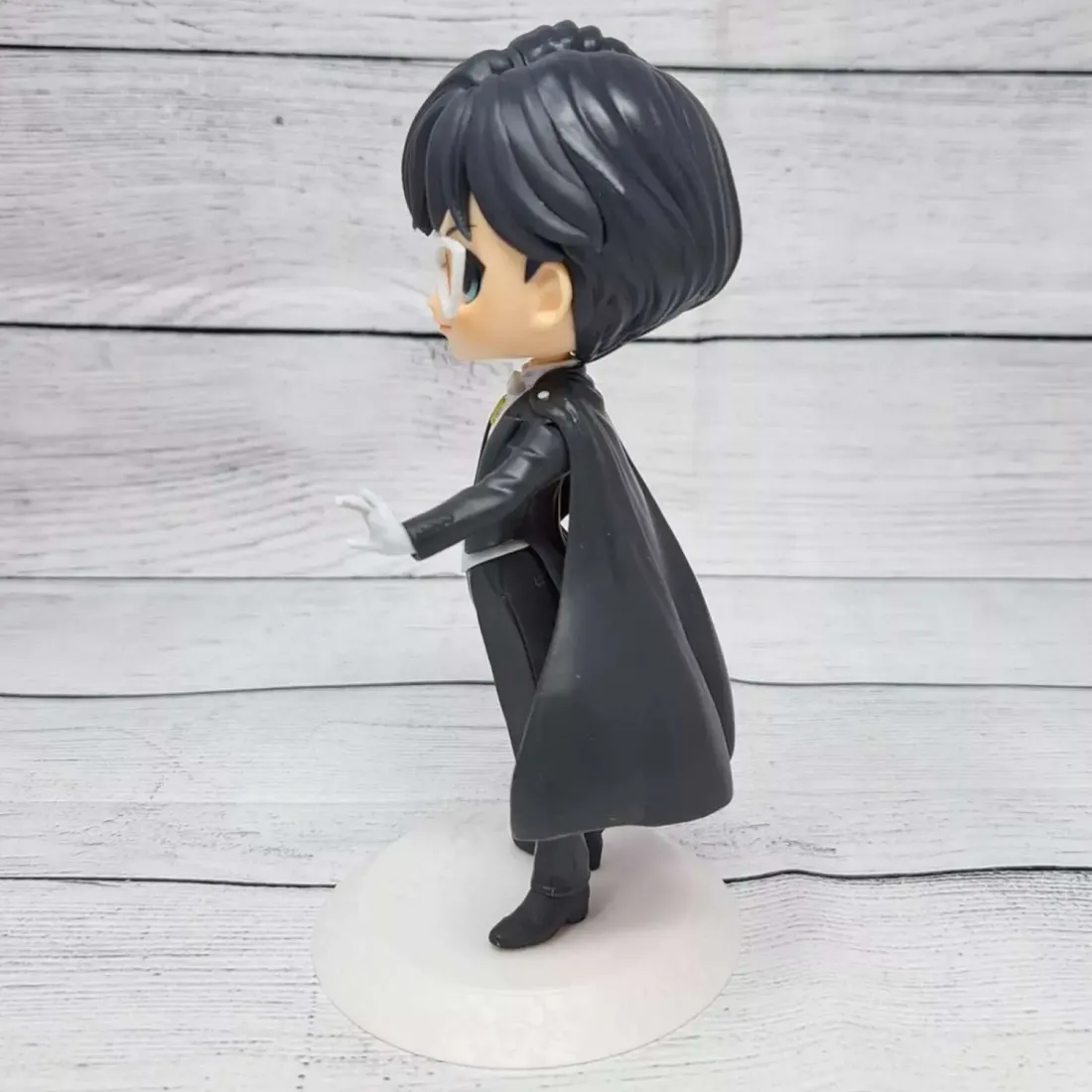 Фигурка Q Posket Pretty Guardian Sailor Moon Cosmos Tuxedo (Ver.A) 4983164198263