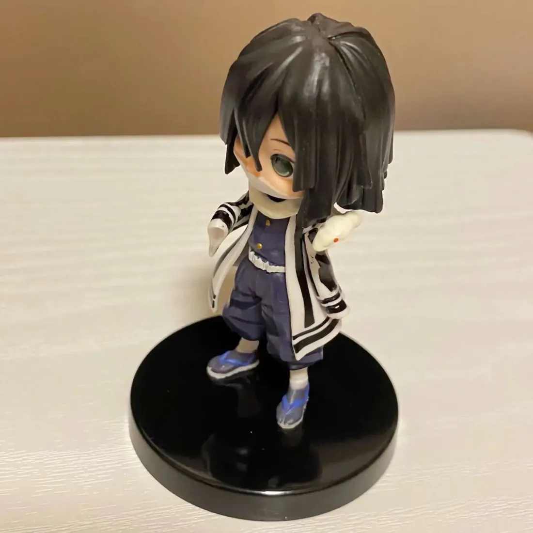 Фигурка Q Posket Obanai Iguro Ver. B 4983164188332