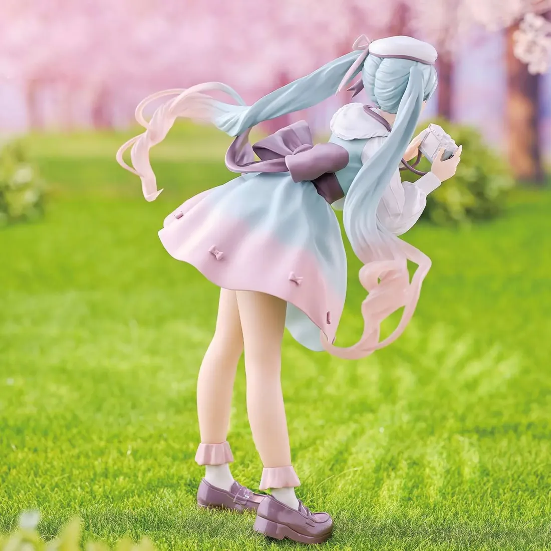 Фигурка аниме Хатсунэ Мику HATSUNE MIKU Holiday Memories Camera 20см 87813