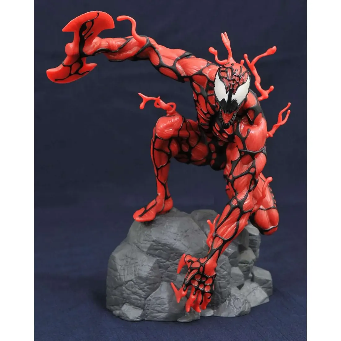 Фигурка Marvel Carnage Gallery 23 см 8827536